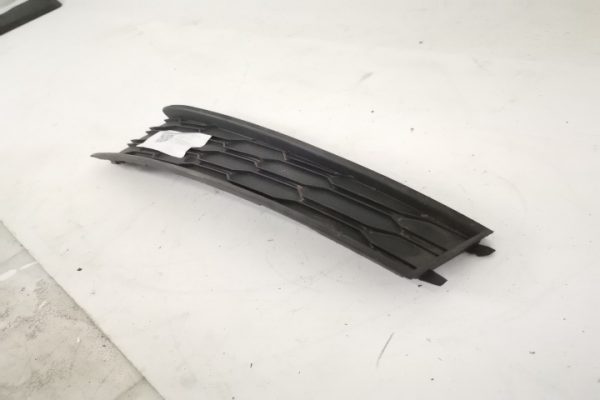 Grila Proiector Laterala Dreapta Originala In Stare Buna 2021 2022 2023 2024 Skoda  Scala  1 [2019 - 2019] - imagine 3