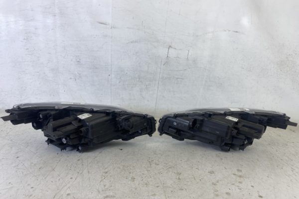 Far Dreapta Original Led In Stare Buna Toyota  Yaris  XP210 [2020 - 2023] - imagine 4