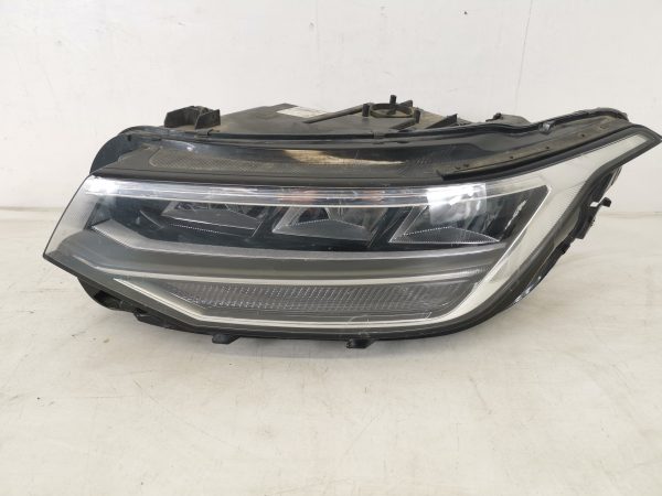 Far Stanga Volkswagen VW  Tiguan 2 [facelift] AD1 [2020 - 2022] Full Led Avariat