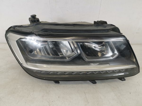 Far Dreapta Volkswagen VW  Tiguan 2 [facelift] AD1 [2020 - 2022] Full Led Avariat