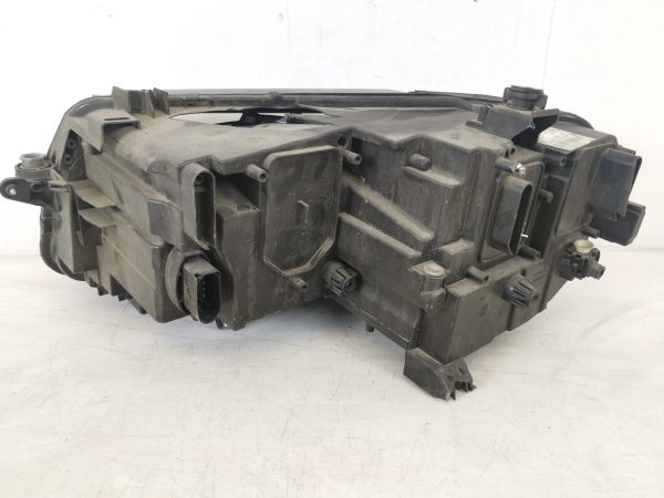 Far Dreapta Volkswagen VW  Tiguan 2 [facelift] AD1 [2020 - 2022] Full Led Avariat - imagine 5