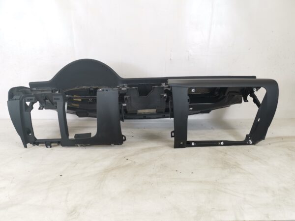 Plansa Bord Volkswagen VW  Passat B6 [2005 - 2010] Originala In Stare Buna