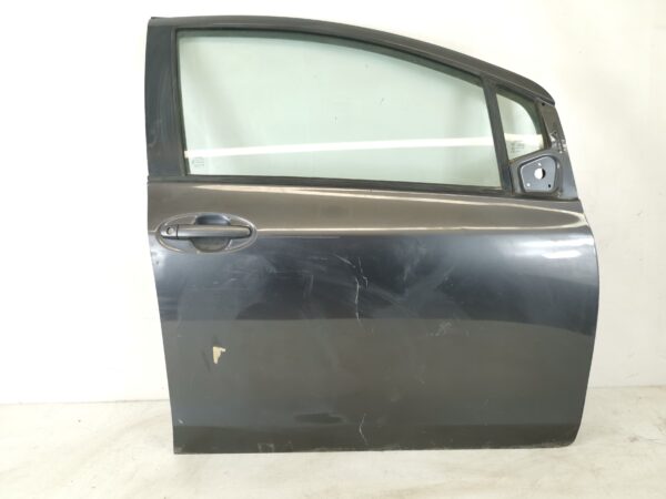 Usa Portiera Dreapta Yaris 2017  Original In Stare Buna