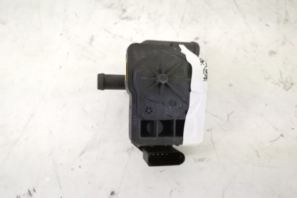 Unitate Control Pentru Circuitul Lichidului De Racire Original In Stare Buna Volkswagen VW Passat B8 2014 2015 2016 2017 2018 2019 2020 03N906249E - imagine 4