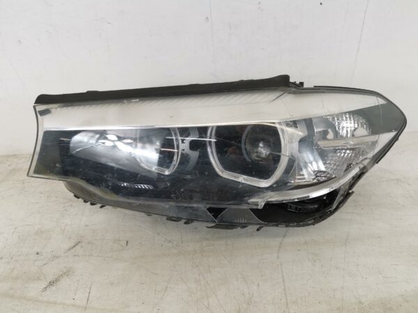 Far Avariat BMW Seria 5 G30 [2016 - 2020] Original