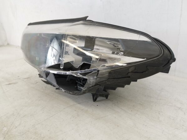 Far Avariat BMW Seria 5 G30 [2016 - 2020] Original - imagine 3