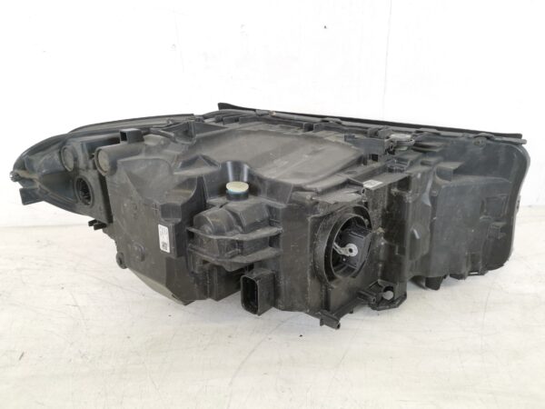 Far Avariat BMW Seria 5 G30 [2016 - 2020] Original - imagine 5