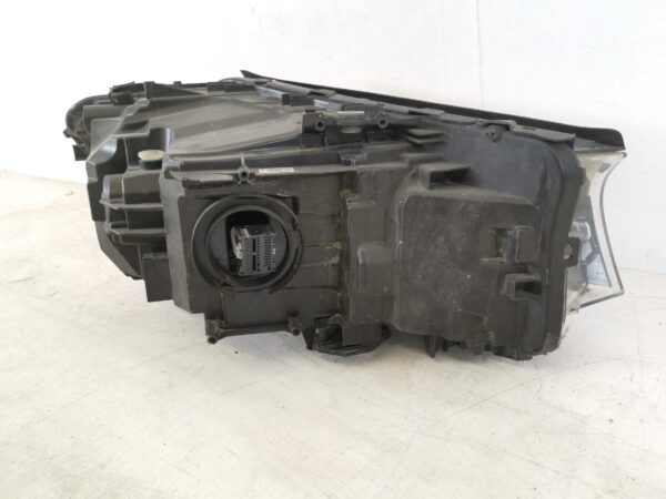Far Avariat BMW Seria 5 G30 [2016 - 2020] Original - imagine 6