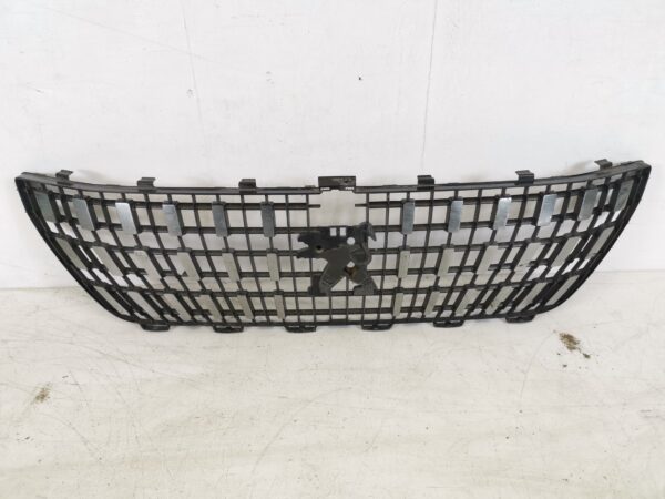 Grila Radiator Fata Peugeot  3008 2 [2016 - 2020] Originala In Stare Buna