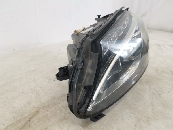 Far Stanga Led High Performance Mercedes-Benz  C-Class W205/S205/C205 [2014 - 2018] Original In Stare Buna - imagine 4