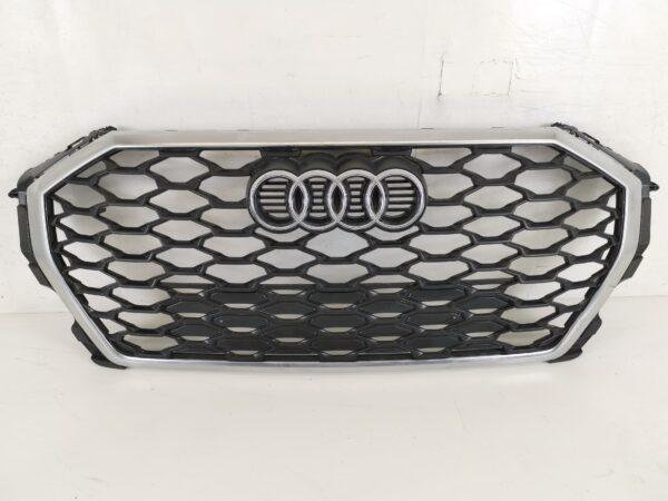 Grila Centrala Audi Q3 F3 [2018 - 2024] Original In Stare Buna