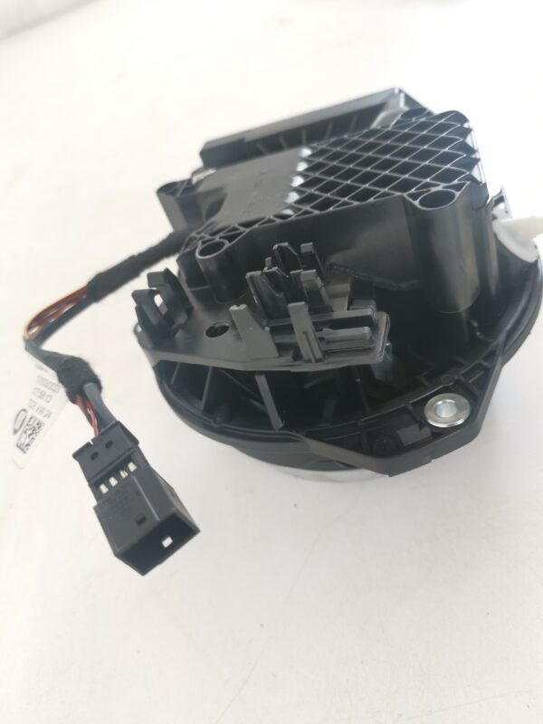 Maner haion cu Camera Marsarier Volkswagen VW  Golf 8 [2020 - 2024] Originala In Stare Buna - imagine 7