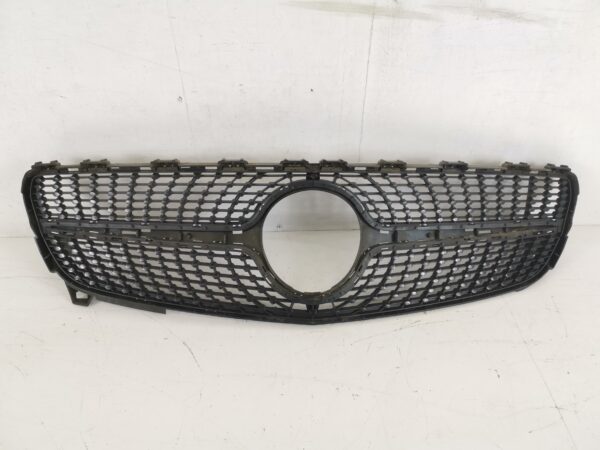 Grila Centrala Mercedes-Benz  A-Class W176 [facelift] [2015 - 2018] Original In Stare Buna