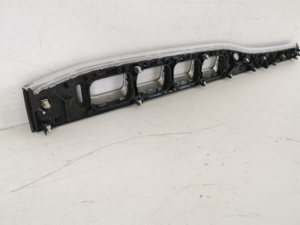 Capac Ornamental Dreapta Plansa Bord Mercedes-Benz  GLE AMG W166 [2015 - 2019] Original In Stare Buna - imagine 7