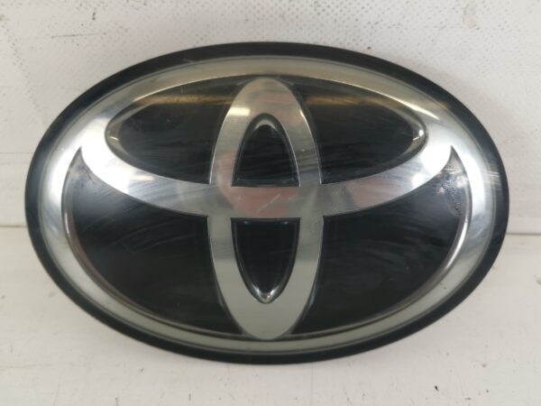 Emblema Grila Centrala Toyota  Tacoma 3 [2015 - 2020] 2021 2022 2023 Originala In Stare Buna