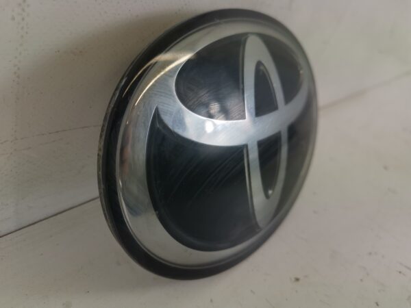 Emblema Grila Centrala Toyota  Tacoma 3 [2015 - 2020] 2021 2022 2023 Originala In Stare Buna - imagine 4