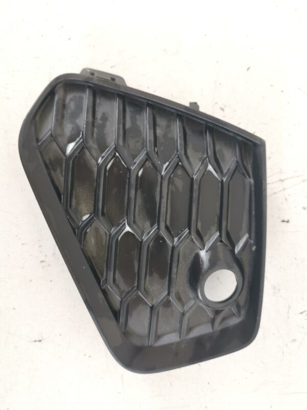 Grila Proiector Stanga Bara Fata Audi A3 8Y [Hatchback] [2020 - 2021 2022 Original In Stare Buna