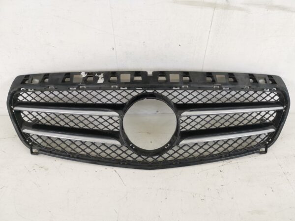 Grila Centrala Radiator Mercedes-Benz  A-Class W176 [2012 - 2015] Originala in stare buna
