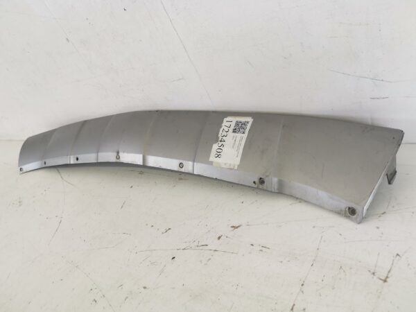 Ornament Central Fusta Spoiler Bara Fata Mercedes-Benz  GLA-Class X156 [2013 - 2017] Original In Stare Buna - imagine 3