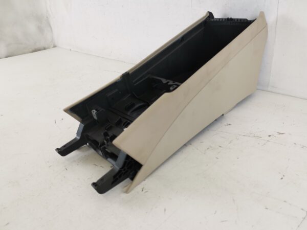 Compartiment Consola Cotiera Mercedes-Benz  C-Class W205/S205/C205 [2014 - 2018] Original In Stare Buna - imagine 4