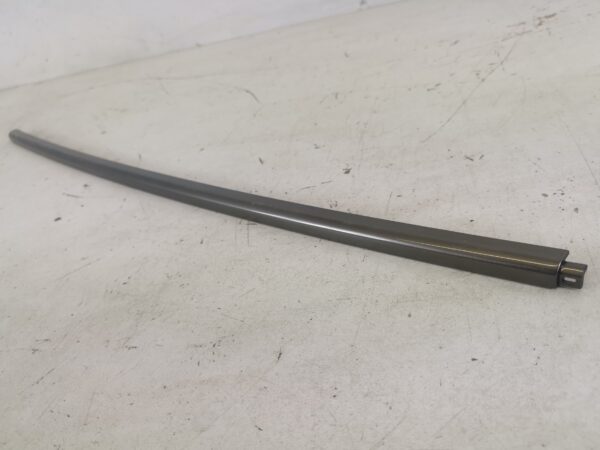 Ornament Central Fusta Spoiler Bara Fata Land Rover  Range Rover Vogue 4 [2012 - 2017] Original In Stare Buna - imagine 4