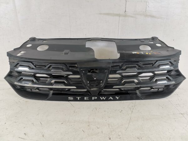 Grila Radiator Dacia  Sandero 3 [2020 - 2022] Originala In Stare Buna