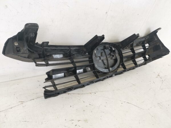 Grila Radiator CU EMBLEMA Toyota  Hilux 8 [2015 - 2020] Originala Avariata - imagine 6