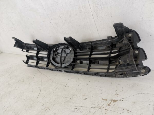 Grila Radiator CU EMBLEMA Toyota  Hilux 8 [2015 - 2020] Originala Avariata - imagine 7