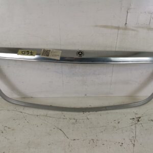 Ornament Crom Grila Centrala Mercedes-Benz  S-Class W222/C217/A217 [2013 - 2017] Original In Stare Buna