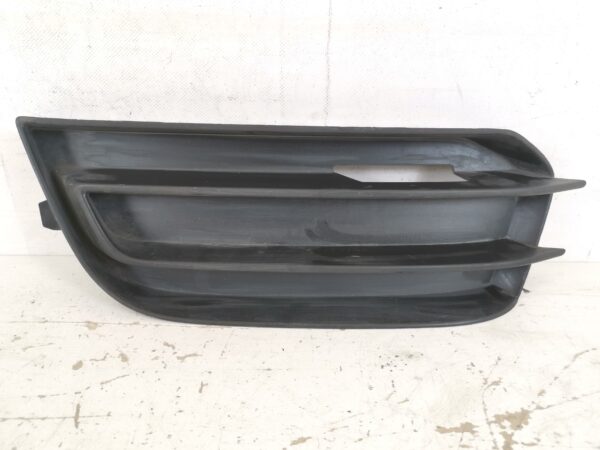 Grila Bara Fata Stanga Audi A1 8X [2010 - 2014] Originala In Stare Buna
