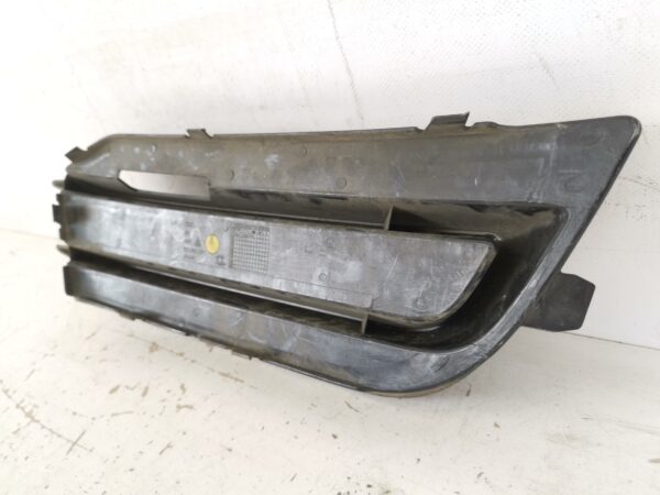 Grila Bara Fata Stanga Audi A1 8X [2010 - 2014] Originala In Stare Buna - imagine 6