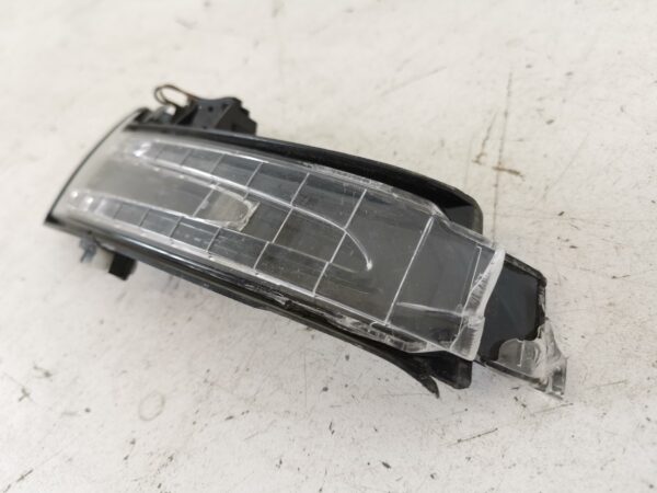 Semnalizare Oglinda Stanga Mercedes-Benz  E-Class W212 [2009 - 2013] Originala Avariata - imagine 3