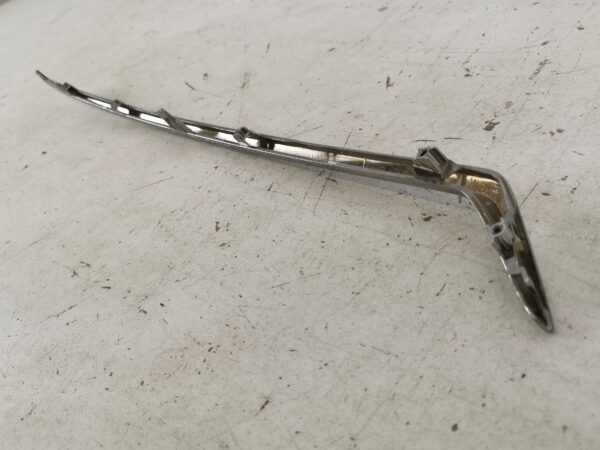 Ornament Cromat Grila Centrala Stanga Toyota  Corolla E210 [2019 - 2022] Original In Stare Buna - imagine 6
