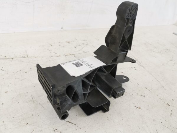 Suport Trager Radiator Stanga Mercedes-Benz  B-Class W247 [2018 - 2020] Original In Stare Buna - imagine 6
