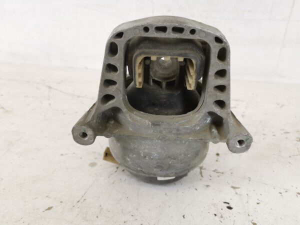 Suport Motor Stanga Audi A4 B9 [2015 - 2020] Original In Stare Buna