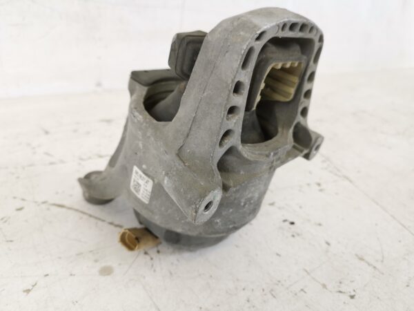 Suport Motor Stanga Audi A4 B9 [2015 - 2020] Original In Stare Buna - imagine 3