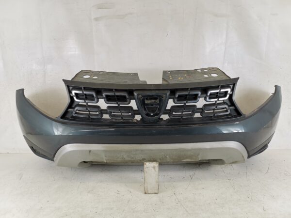 Bara Fata Cu Grila Centrala Si Fusta Dacia  Duster 2 [2018 - 2022] Originala In Stare Buna