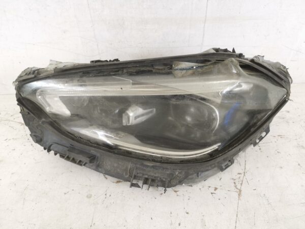 Far Stanga Digital Light Mercedes-Benz  C-Class W206 [2020 - 2022] Original Avariat