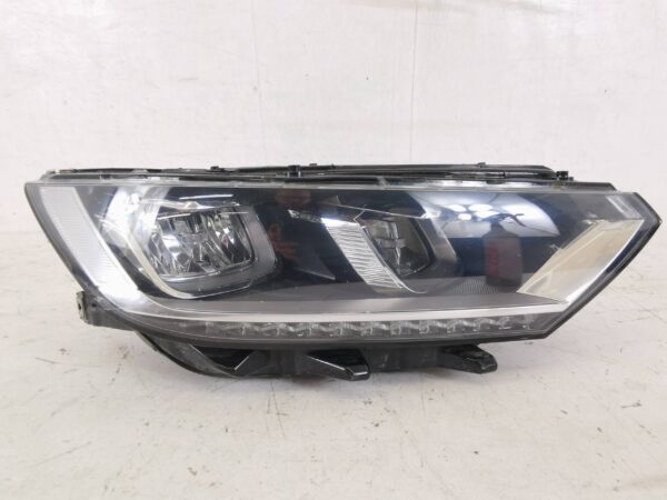 Far Dreapta Full Led Volkswagen VW  Passat B8 [2014 - 2020] Original Avariat