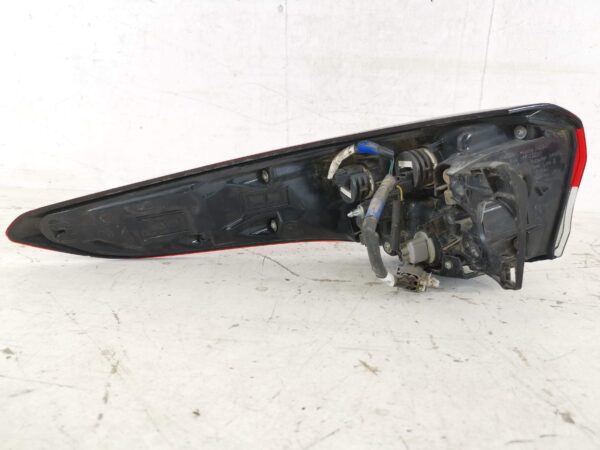Lamna Stop Dreapta Toyota  Highlander XU70 2020 2021 2022 2023 2024 2025 Original In Stare Buna - imagine 5
