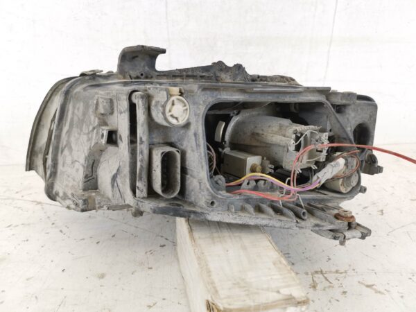 Far Dreapta Bi Xenon Audi A4 B6 [2000 - 2005] Original - imagine 5