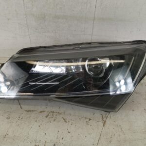 Far Stanga Bixenon Skoda  Superb 3 [2015 - 2020] Original Avariat