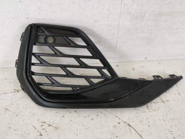Grila Proiector Dreapta Audi A3 8Y [Sedan] [2020 - 2021 2022 2023 2024 Originala In Stare Buna
