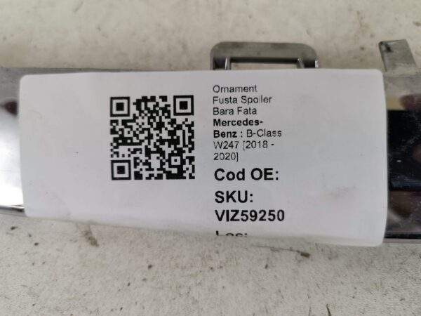 Ornament Crom Fusta Bara Fata Mercedes-Benz  B-Class W247 [2018 - 2020] Originala In Stare Buna - imagine 8