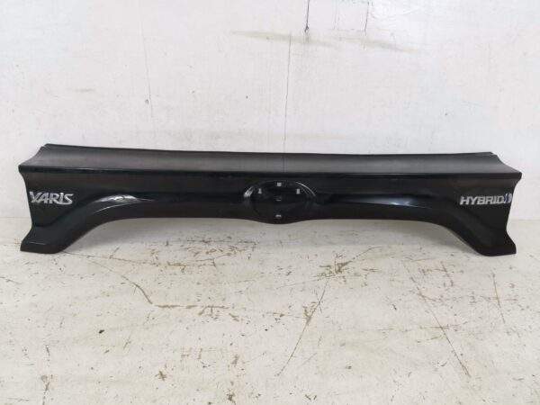 Ornament Haion Portbagaj Toyota  Yaris XP210 [2020 - 2023] Original In Stare Buna