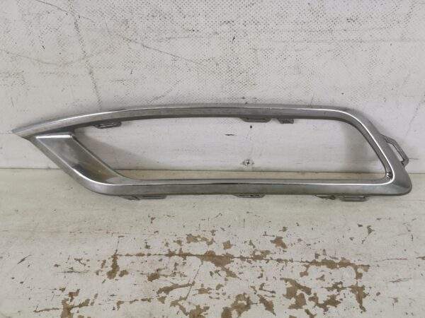 Ornament Cromat Bara Spate Dreapta Volkswagen VW  Passat B8 [2014 - 2020] Originala In Stare Buna
