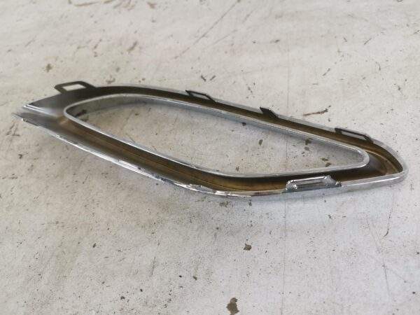 Ornament Cromat Evacuare Mercedes-Benz  CLA-Class C118 [2019 - 2022] Originala In Stare Buna - imagine 6