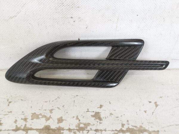 Grila Ventilatie Din Carbon Aripa Dreapta Bentley Bentayga 1 [2015 - 2020] Originala In Stare Buna