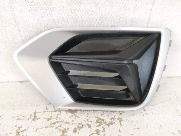 Grila Proiector Dreapta Audi Q3 F3 [2018 - 2024] Original In Stare Buna
