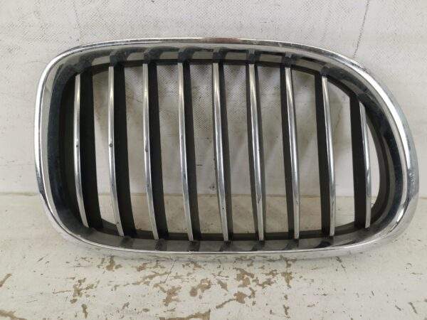 Grila Radiator Nara Dreapta BMW Seria 7 F01/F02 [2008 - 2012] Originala In Stare Buna